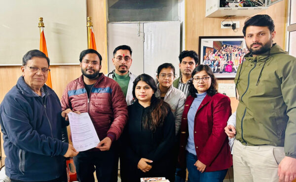 यूडीएफ़ राज्य अध्यक्ष डॉ अमित व्यास की अध्यक्षता में यूडीएफ़ संगठन ने सौंपा पूर्व स्वास्थ्य मंत्री डॉ कमल गुप्ता को ज्ञापन(